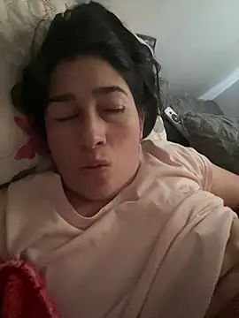Snapshot of andreaisis2 chatting on June 24, 1:43 pm andreaisis2 online show from June 24, 1:43 pm