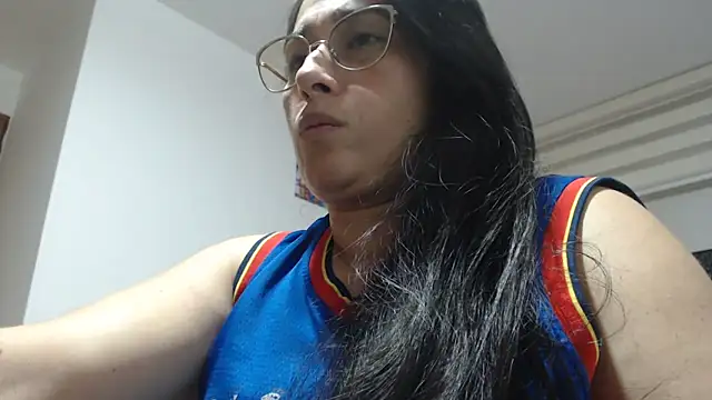 Snapshot of andreaisis2 chatting on October 23, 3:38 am andreaisis2 online show from October 23, 3:38 am