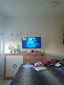 U prolazu online show from April 7, 4:42 pm