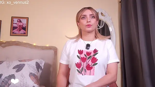 annie22love online show from April 10, 10:06 pm