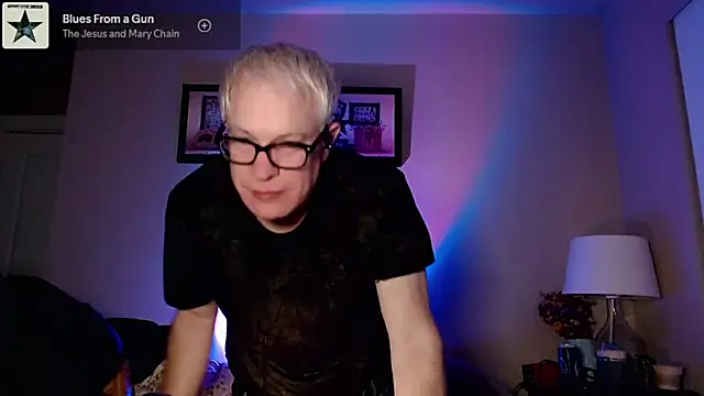 Snapshot of Snarfle82 chatting on December 2, 12:40 pm Snarfle82 online show from December 2, 12:40 pm