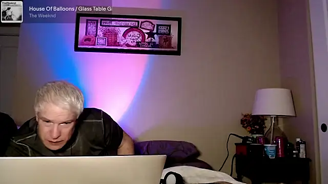 Snarfle82 online show from December 16, 9:46 am