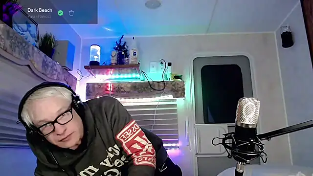 Snapshot of Snarfle82 chatting on February 25, 2:37 pm Snarfle82 online show from February 25, 2:37 pm
