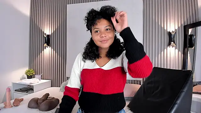 Snapshot of Zafiiraa chatting on January 12, 12:34 pm Zafiiraa online show from January 12, 12:34 pm