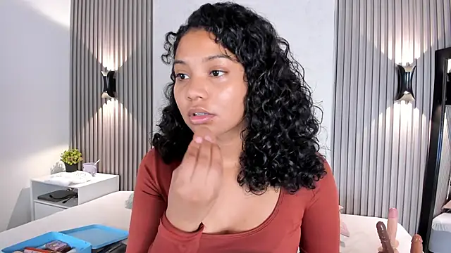 Snapshot of Zafiiraa chatting on January 11, 1:51 pm Zafiiraa online show from January 11, 1:51 pm