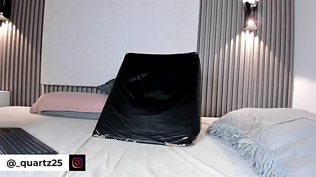 Snapshot of Zafiiraa chatting on February 7, 4:15 pm Zafiiraa online show from February 7, 4:15 pm