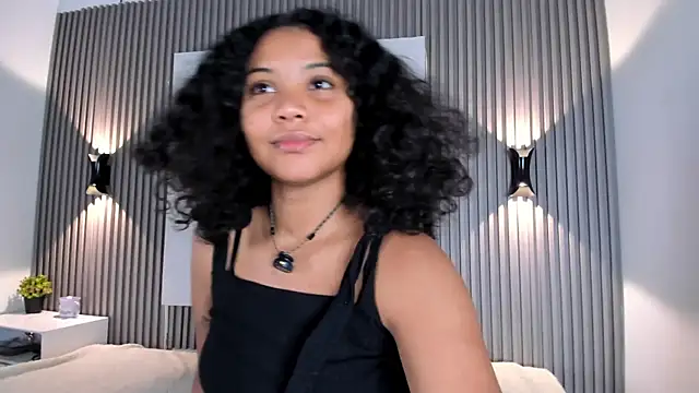 Snapshot of Zafiiraa chatting on February 4, 12:22 pm Zafiiraa online show from February 4, 12:22 pm