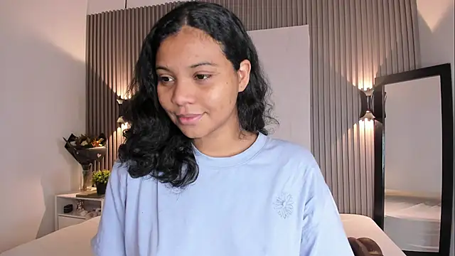 Snapshot of Zafiiraa chatting on December 2, 11:56 am Zafiiraa online show from December 2, 11:56 am