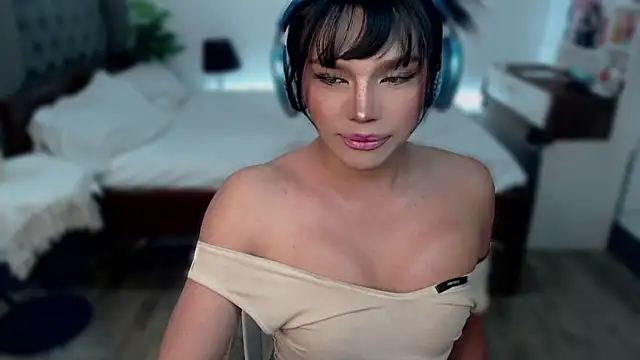 liaa lurrecams online show from November 27, 1:22 pm