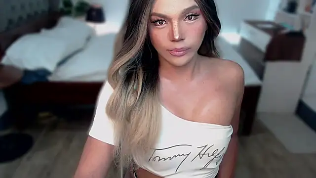 liaa lurrecams online show from November 11, 6:14 pm