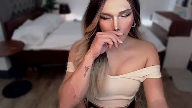 liaa lurrecams online show from November 7, 6:51 am