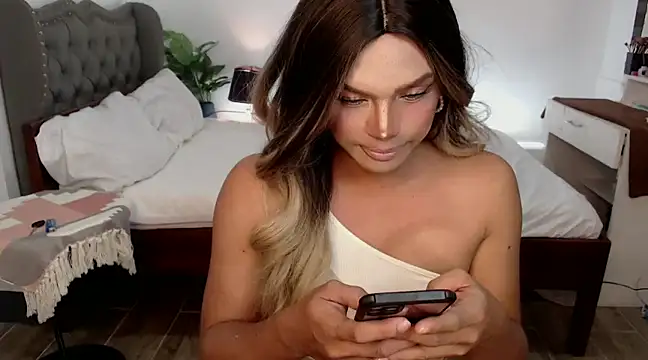 Snapshot of liaa_lurrecams chatting on January 20, 1:53 pm liaa lurrecams online show from January 20, 1:53 pm