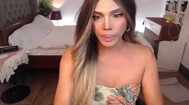 Snapshot of liaa_lurrecams chatting on March 21, 2:29 pm liaa lurrecams online show from March 21, 2:29 pm