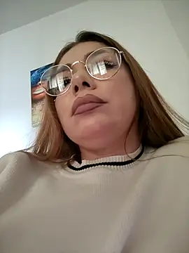 Snapshot of Ella_sweety chatting on February 10, 10:58 am Ella sweety online show from February 10, 10:58 am