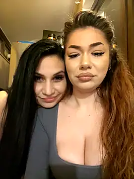 Snapshot of Ella_sweety chatting on March 5, 11:38 pm Ella sweety online show from March 5, 11:38 pm
