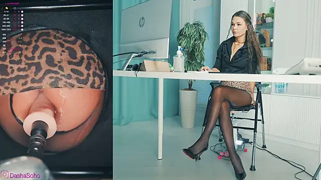 Snapshot of art_porno chatting on October 22, 1:38 am art porno online show from October 22, 1:38 am