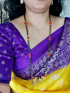 Snapshot of Indian_desi_wife chatting on June 24, 2:32 am Indian desi wife online show from June 24, 2:32 am