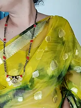 Snapshot of Indian_desi_wife chatting on October 22, 3:39 am Indian desi wife online show from October 22, 3:39 am