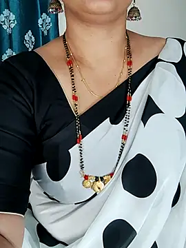 Snapshot of Indian_desi_wife chatting on September 15, 5:02 pm Indian desi wife online show from September 15, 5:02 pm