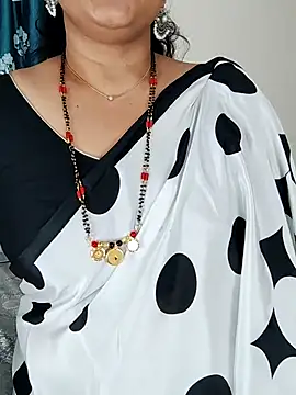 Snapshot of Indian_desi_wife chatting on November 22, 6:07 pm Indian desi wife online show from November 22, 6:07 pm