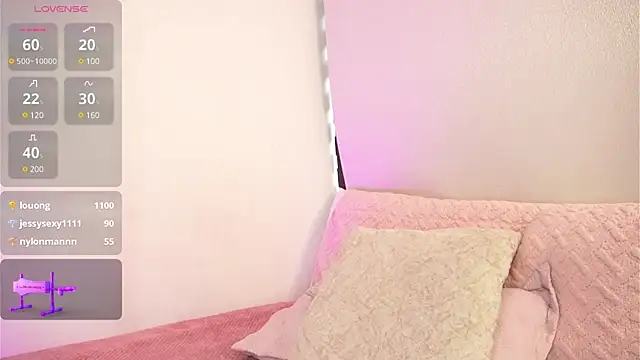 Snapshot of Alexxandra_12 chatting on March 22, 12:46 pm Alexxandra 12 online show from March 22, 12:46 pm