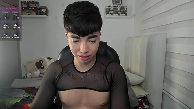 santy7v7 online show from March 22, 1:34 pm