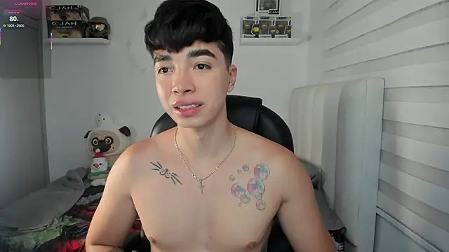 santy7v7 online show from March 26, 1:31 pm