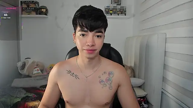 santy7v7 online show from March 21, 1:26 pm