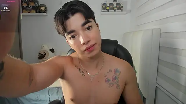 Snapshot of santy7v7 chatting on February 7, 1:41 pm santy7v7 online show from February 7, 1:41 pm