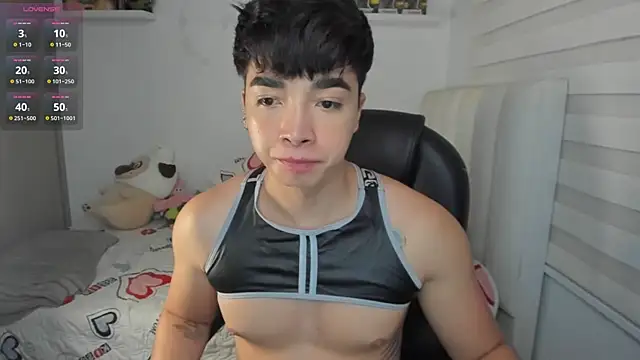 Snapshot of santy7v7 chatting on June 13, 1:31 pm santy7v7 online show from June 13, 1:31 pm