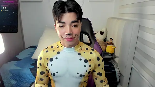 santy7v7 online show from October 31, 1:30 pm