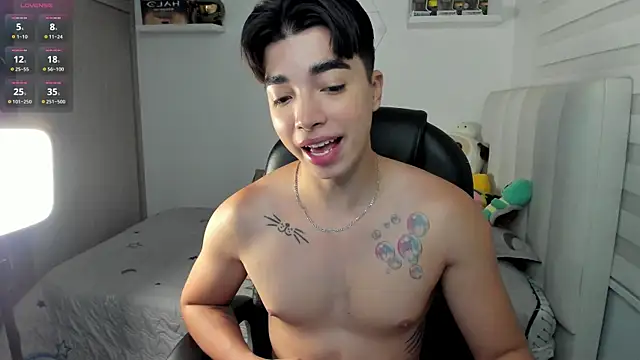 santy7v7 online show from November 22, 1:10 pm