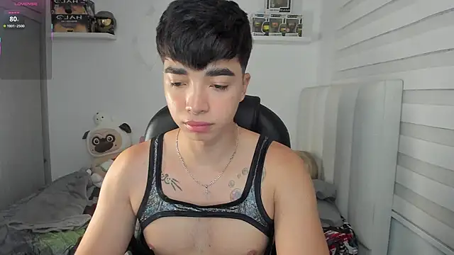 santy7v7 online show from April 12, 1:36 pm