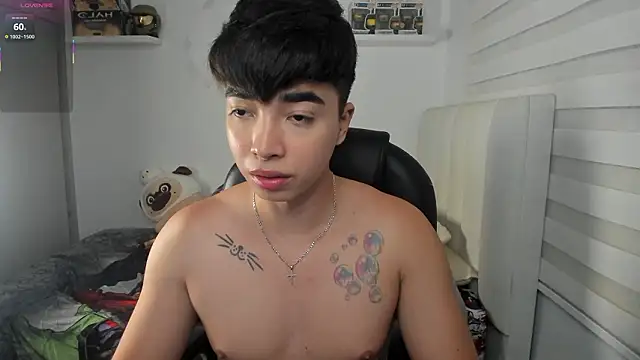 Snapshot of santy7v7 chatting on February 22, 1:35 pm santy7v7 online show from February 22, 1:35 pm