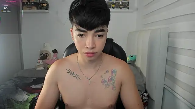 Snapshot of santy7v7 chatting on February 26, 1:33 pm santy7v7 online show from February 26, 1:33 pm