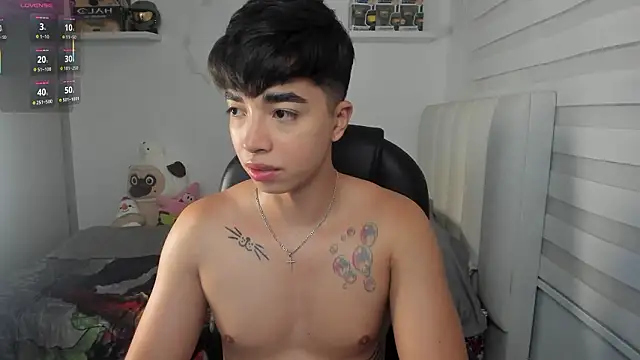 Snapshot of santy7v7 chatting on February 28, 1:55 pm santy7v7 online show from February 28, 1:55 pm