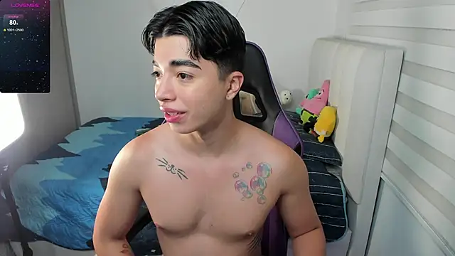 santy7v7 online show from October 2, 1:14 pm