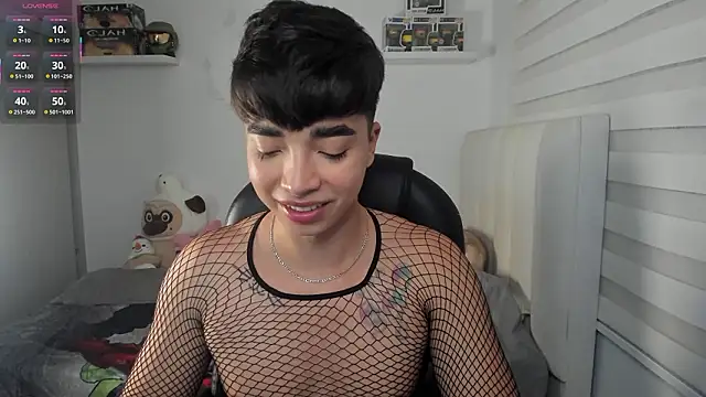 Snapshot of santy7v7 chatting on March 1, 1:33 pm santy7v7 online show from March 1, 1:33 pm