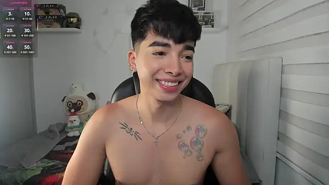 santy7v7 online show from March 25, 1:32 pm