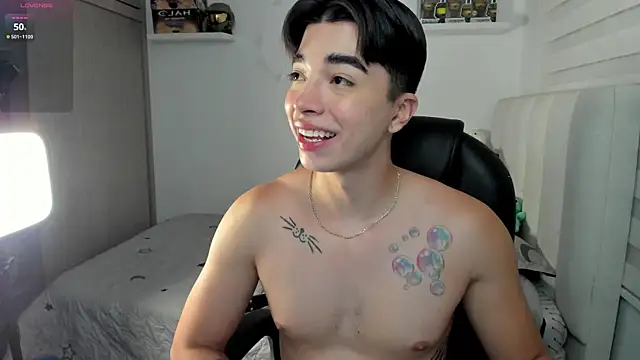 santy7v7 online show from November 26, 1:22 pm