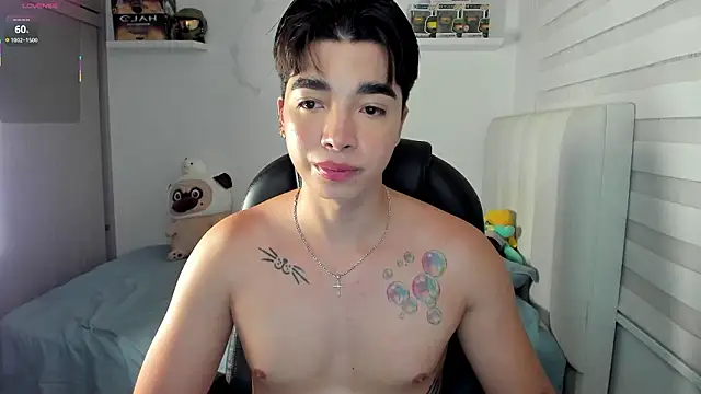 Snapshot of santy7v7 chatting on February 4, 1:17 pm santy7v7 online show from February 4, 1:17 pm