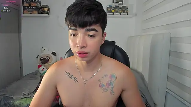 santy7v7 online show from April 4, 1:17 pm