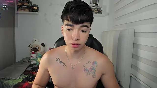 santy7v7 online show from March 28, 12:17 pm