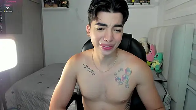 santy7v7 online show from November 23, 1:32 pm