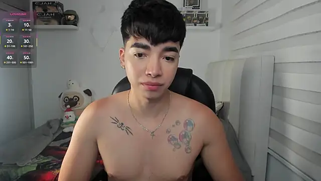 santy7v7 online show from March 24, 1:33 pm