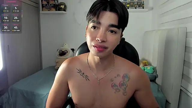 Snapshot of santy7v7 chatting on January 14, 1:37 pm santy7v7 online show from January 14, 1:37 pm