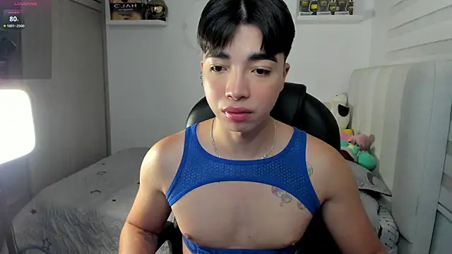 santy7v7 online show from December 4, 1:32 pm