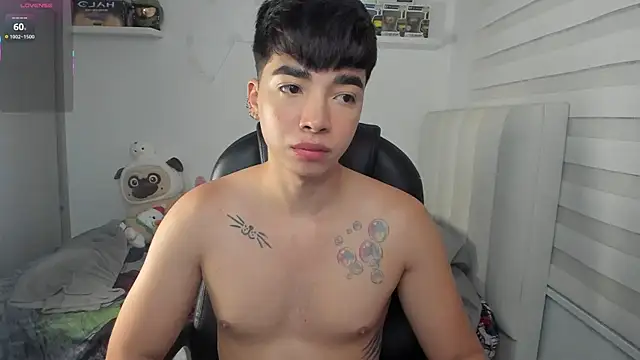 santy7v7 online show from April 14, 1:38 pm