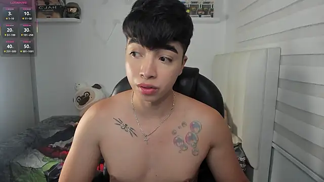 Snapshot of santy7v7 chatting on February 20, 1:24 pm santy7v7 online show from February 20, 1:24 pm