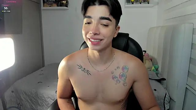 santy7v7 online show from November 20, 1:23 pm